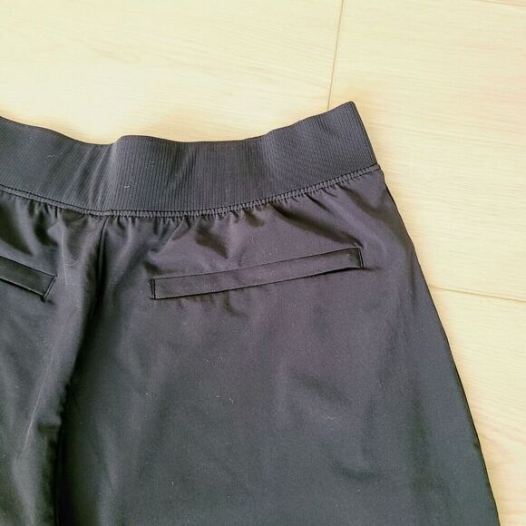 Athleta Brooklyn Bermuda Shorts 4 Black Stretch Lightweight Zip Pockets Pull-On - Picture 4 of 10